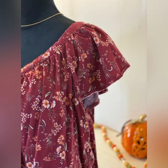 Maroon Floral Blouse ❤️🌺 - Picture 4 of 7